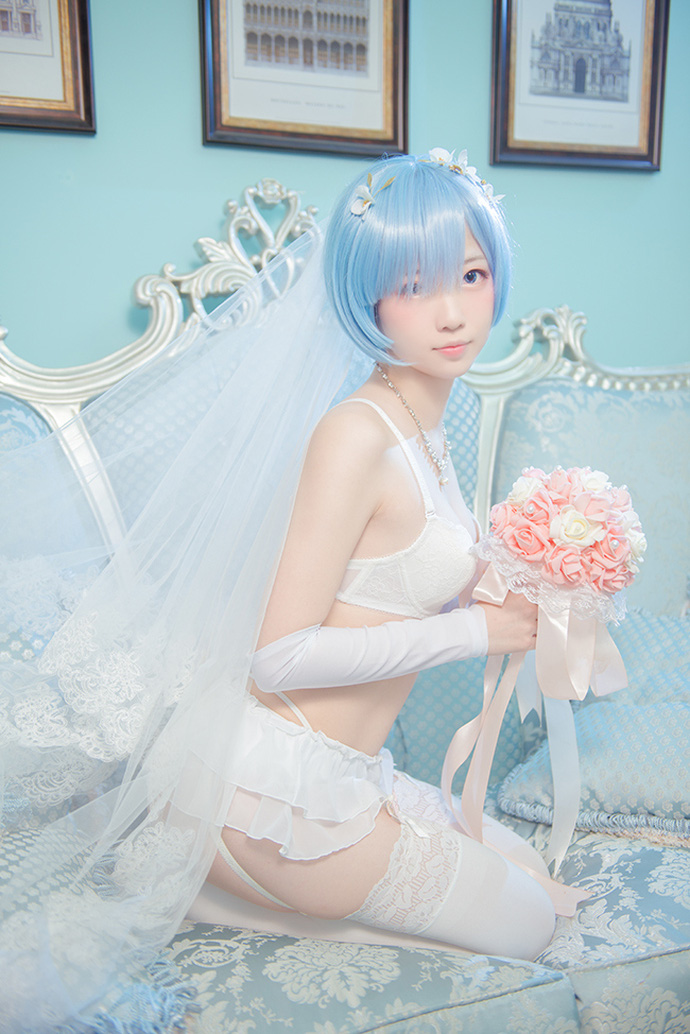 Cosplay Rem trong Re:Zero càng nhìn càng thấy kích thích